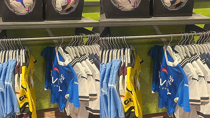 بن عياد : سعيد برؤية قميص ⁧‫الهلال‬⁩ ضمن قمصان أندية أوروبية كبيرة في إسبانيا