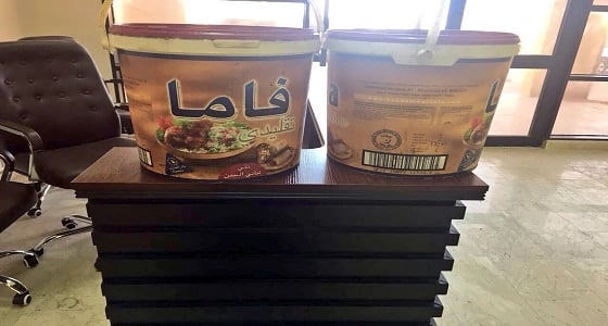 بالصور.. ضبط زيوت منتهية الصلاحية وحلويات مكشوفة بالعويقيلة