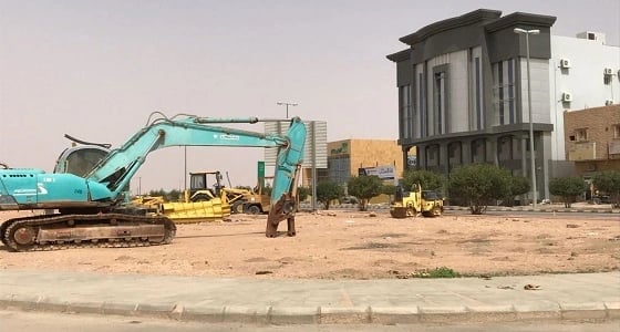 " الحدود الشمالية " تناشد أصحاب المعدات المتوقفة بحديقة الفيصلية بإزالتها