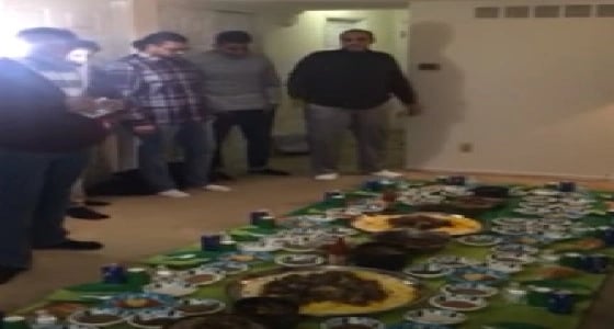 بالفيديو.. مبتعثون بأمريكا يقيمون مأدبة عشاء تكريمًا لشهداء الحد الجنوبي