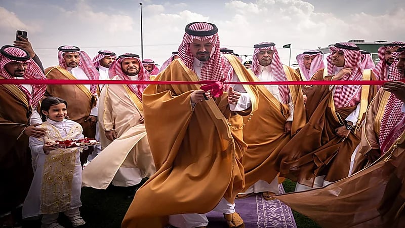 أمير المدينة المنورة يزور محافظة وادي الفرع.. صور