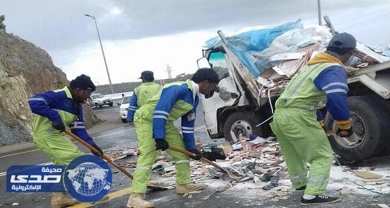 حادث مروري بين مركبتين على طريق السودة السياحي