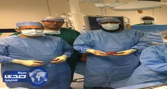 استئصال ورم كبير لطفلة بمستشفى الملك سلمان للقوات المسلحة بالشمالية الغربية