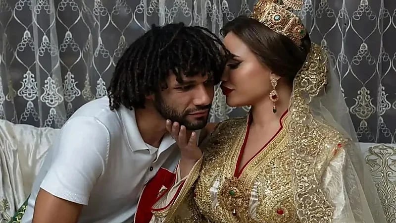 الصور الأولى لزواج محمد النني من البلوغر المغربية حنان