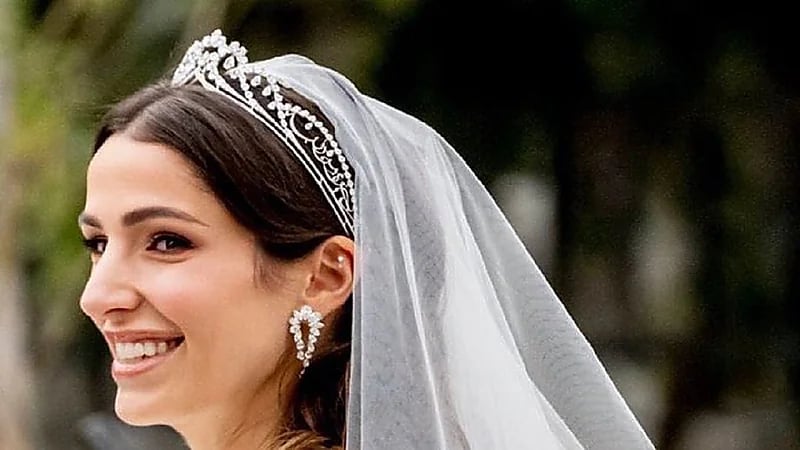 عبارة رجوة من الله تزين التاج الماسي لزوجة ولي العهد الأردني