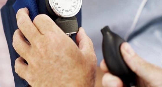 " النمر " يحذر: لا يوجد مياه معبأة تعالج السرطان والضغط