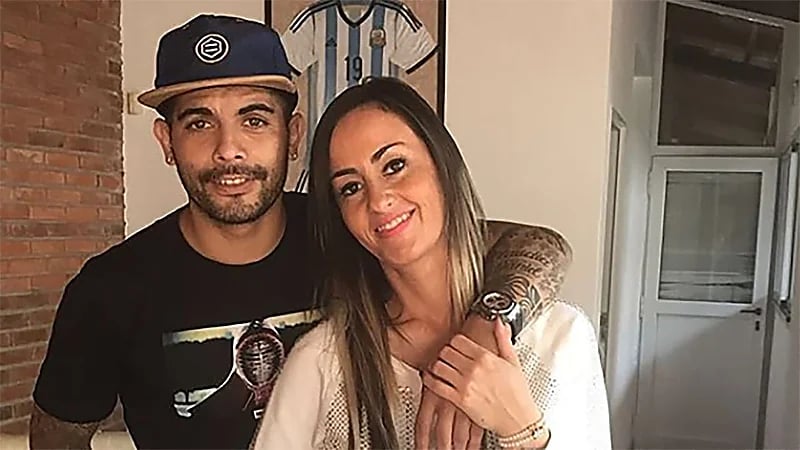 زوجة بانيغا: هذا الفريق بدون رئيس ولاعبين ولا يستحقون تواجد زوجي