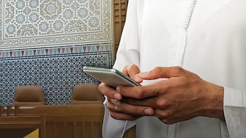 الحكم على "خمسيني" أرسل مقاطع خادشة لفتاة