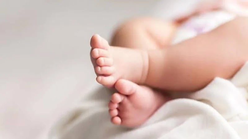 امرأة تنجب بعد 27 سنة زواج و15 عملية أنابيب بلا جدوى