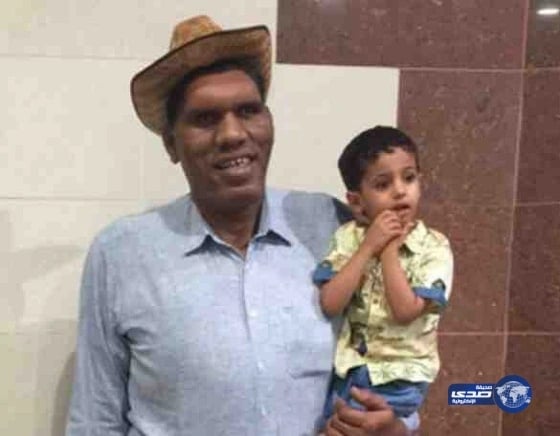 "غلام شبير"أطول رجل في العالم : السعودية أجمل بلد ..وأتابع الدوري السعودي .. وأتناول 10 بيضات و 7 دجاجات و40 علبة مياه في اليوم