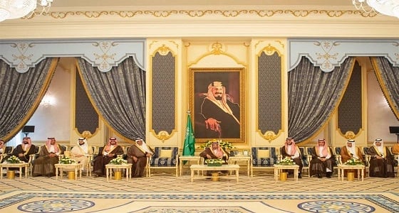 بالفيديو والصور.. خادم الحرمين يستقبل مسؤولي هيئة الرياضة والأندية