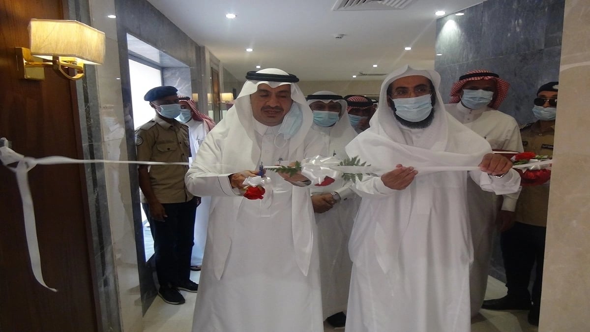 شاهد.. مراوغة وقيادة بسرعة جنونية بين المركبات على أحد الطرق في الرياض 