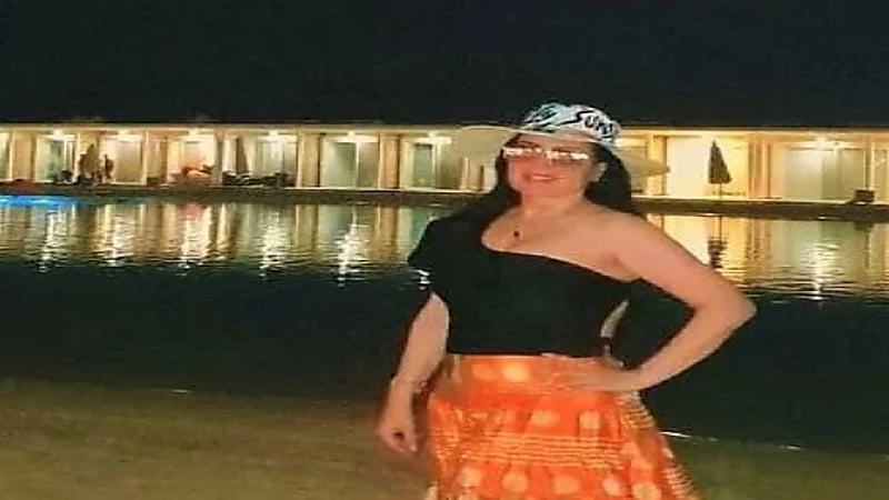 بالصور.. عبير صبري تثير الجدل بسبب إطلالة جريئة على الشاطئ