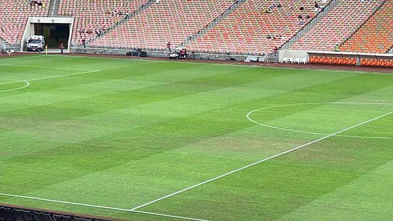 إجراء معالجة سريعة للملعب الرئيسي لمدينة الملك عبدالله الرياضية بعد تعرضها للبكتريا