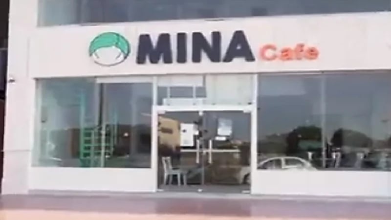 بالفيديو.. قصة مقهى بالدمام صٌمم من مواد مٌعاد تدويرها