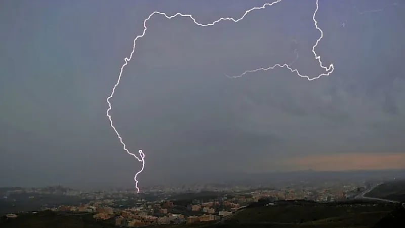 "أمن الطرق" يدعو مستخدمي الطرق في عسير للحذر