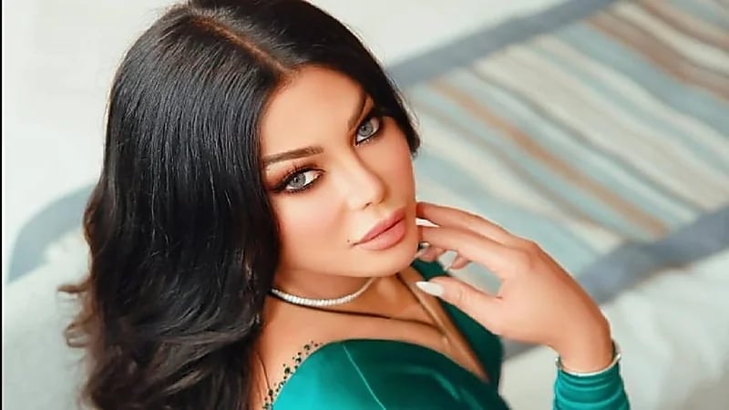 شاهد..هيفاء وهبي تحتفل بـ خطوبة شقيقتها