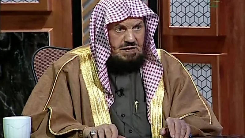 "المنيع" يوضح ما حكم الهدية بعد سداد القرض