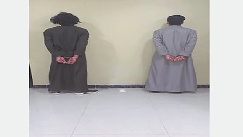 ضبط شخصين سرقا مركبة ومبالغ مالية من محال تجارية بالقصيم