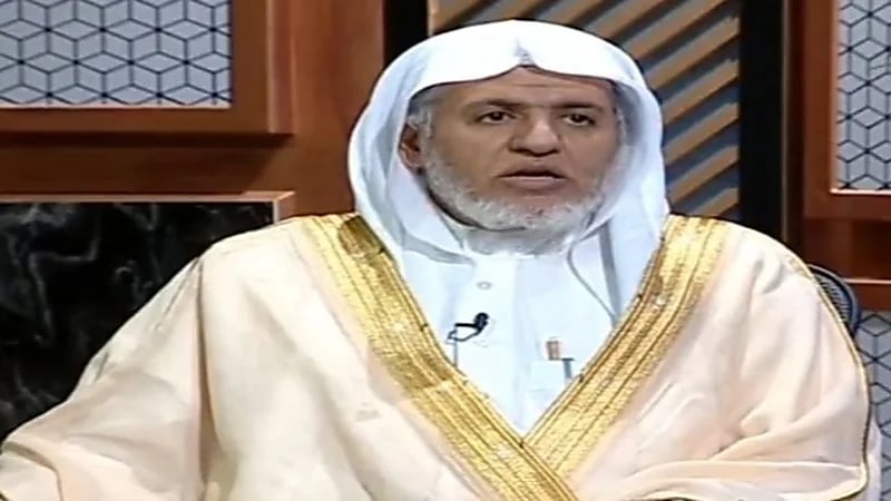 شاهد.. الشبل يوضح حكم الاقتراض بعملة والسداد بعملة أخرى