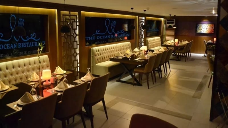 عامل يعض إصبع مديره ويتسبب في بترها