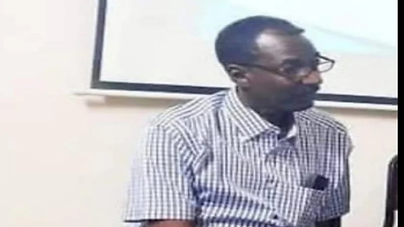 بعدما أنقذ زوجته وابنته.. ألسنة اللهب تلتهم طبيب وولديه الصغيران