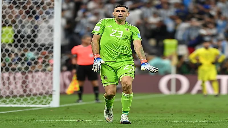 بها إيحاءات جنسية..مارتينيز يفسر احتفاله المثير للجدل في مونديال قطر