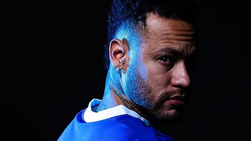 عمر خربين يزور بعثة الهلال ويلتقي بنيمار