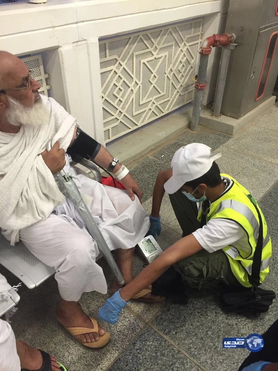 فريق “غوث السعودي” يشارك الدفاع المدني  في خدمة ضيوف الرحمن