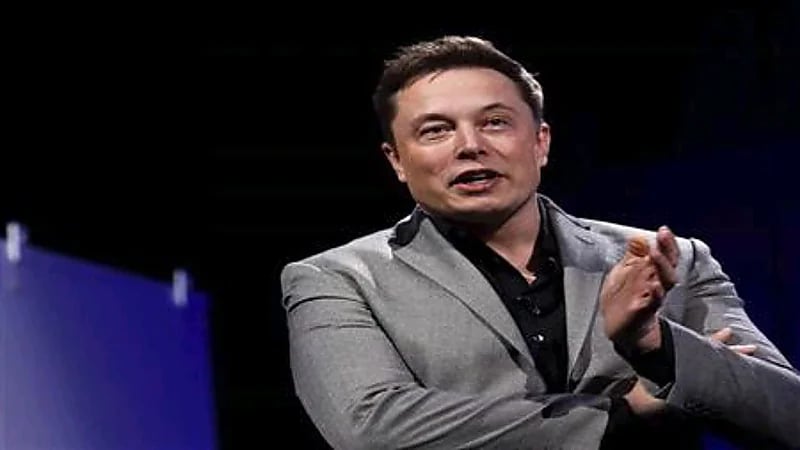 كيف خسر إيلون ماسك 13 كيلو من وزنه؟