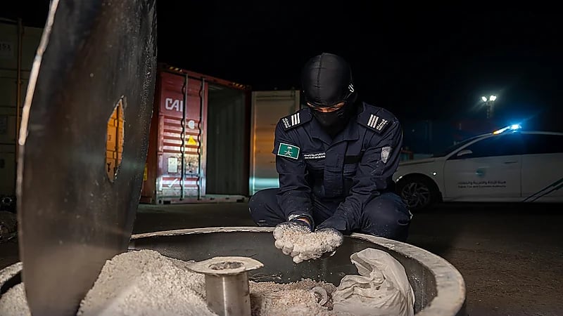 إحباط تهريب 1.7 مليون حبة من مادة الإمفيتامين بميناء جدة.. فيديو