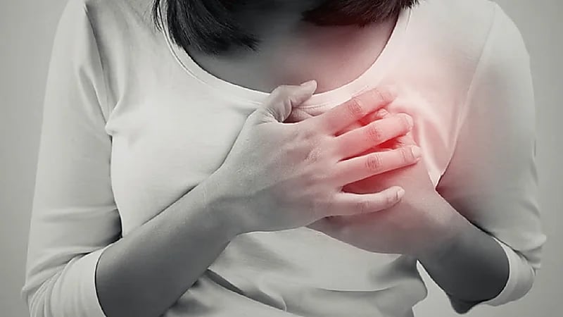 النمر يقدم نصائح لتجنب الإصابة بأمراض القلب والضغط.. فيديو