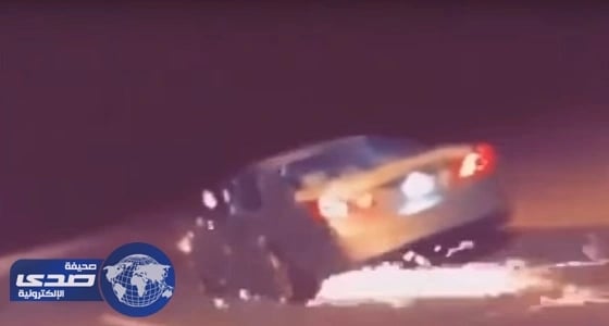 شاهد.. جماهير القادسية الكويتي تشجع فريقها من عمارة مجاورة لاستاد محمد الحمد