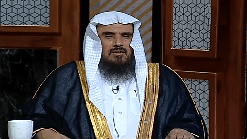 "الخثلان" يوضح حكم قول "حرمًا" بعد كل صلاة (فيديو)