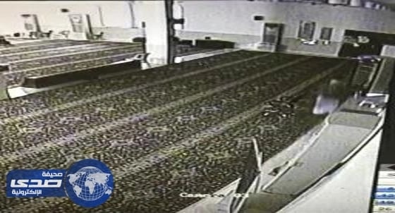 بالفيديو. .لحظة تسلل لص داخل مسجد بالرياض لسرقته