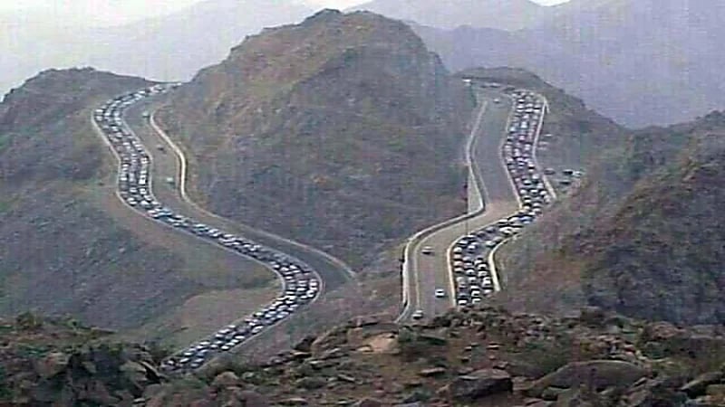 فتح طريق الهدا بالاتجاهين بعد إغلاقه