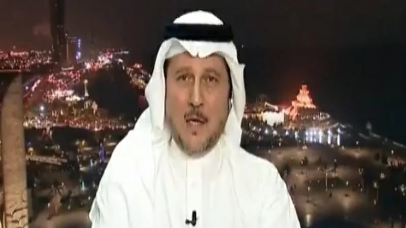 أكاديمي يكشف عن تفاصيل اختراعه عامود إنارة يسحب الانبعاثات الملوثة من عوادم السيارات "فيديو"