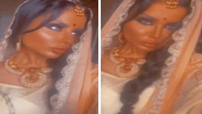 حليمة بولند تفاجئ جمهورها بإطلالة هندية وتثير ضجة بارتداء الساري 