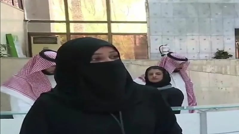 بالفيديو.. إقبال عدد كبير من السيدات على الاستثمار العقاري في العاصمة المقدسة