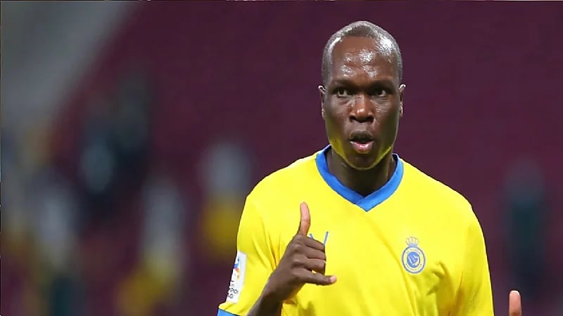 روسو يتحرك لحسم موقف أبو بكار من مواجهة الشباب