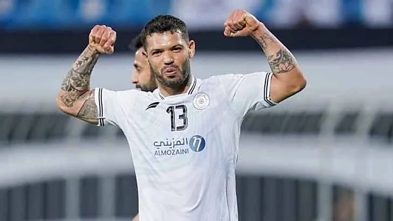 مهاجم الشباب يسافر إلى البرازيل 