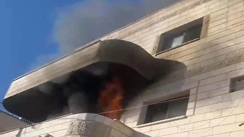 سيدة تنتقم من معاملة زوجها السيئة بإشعال النيران فيه