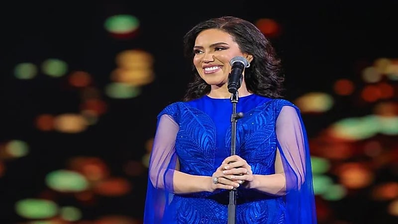 شاهد.. مي فاروق تشعل حفلها الغنائي في الرياض 