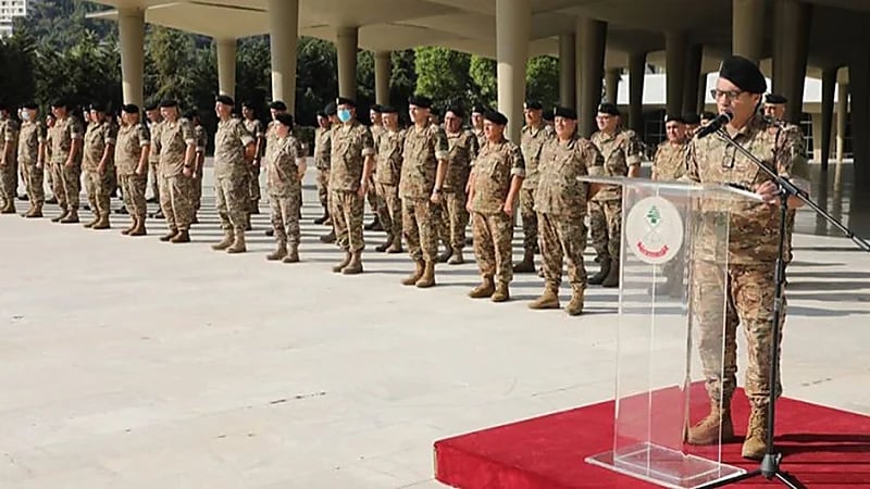 الجيش اللبناني يكرم العسكريين ببكتين دخان غير قابلة للبيع