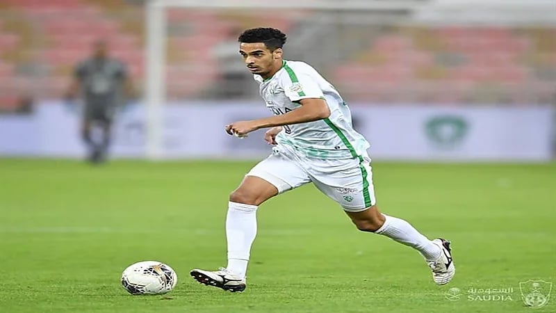 الأهلي يقترب من تجديد عقد الأسمري 