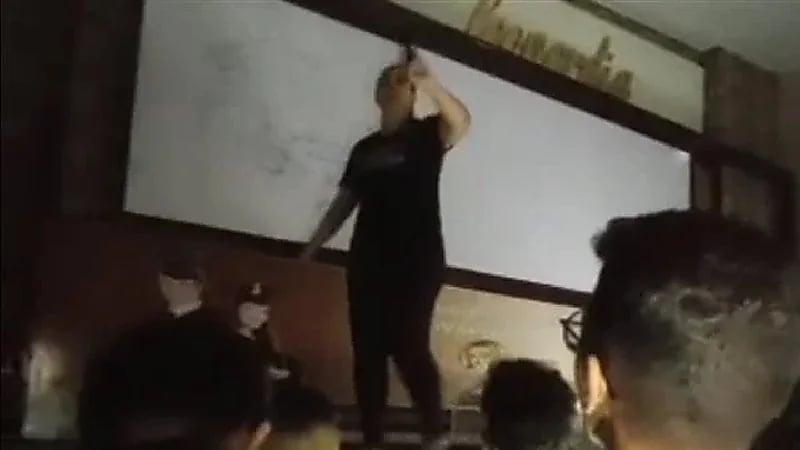 شاهد .. معلمة مصرية تثير الغضب بطريقة شرحها الغير لائقة