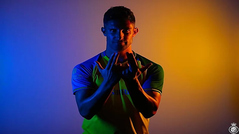 رسمياً .. النصر يعلن التوقيع مع المدافع الإسباني "غونزاليس"