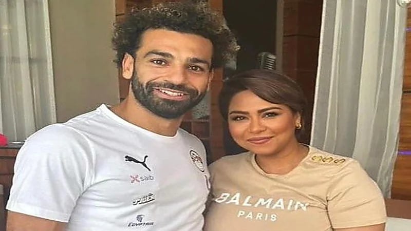 شيرين تعلق على صورتها مع محمد صلاح: "القمر لما بيكتمل"