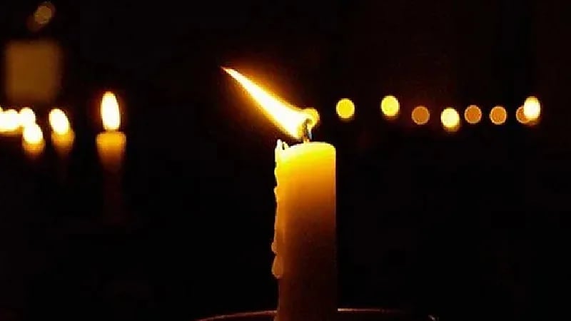 موجة شراء للشموع والمولدات كهربائية تجتاح بريطانيا