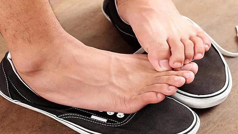 طرق للقضاء على رائحة القدمين